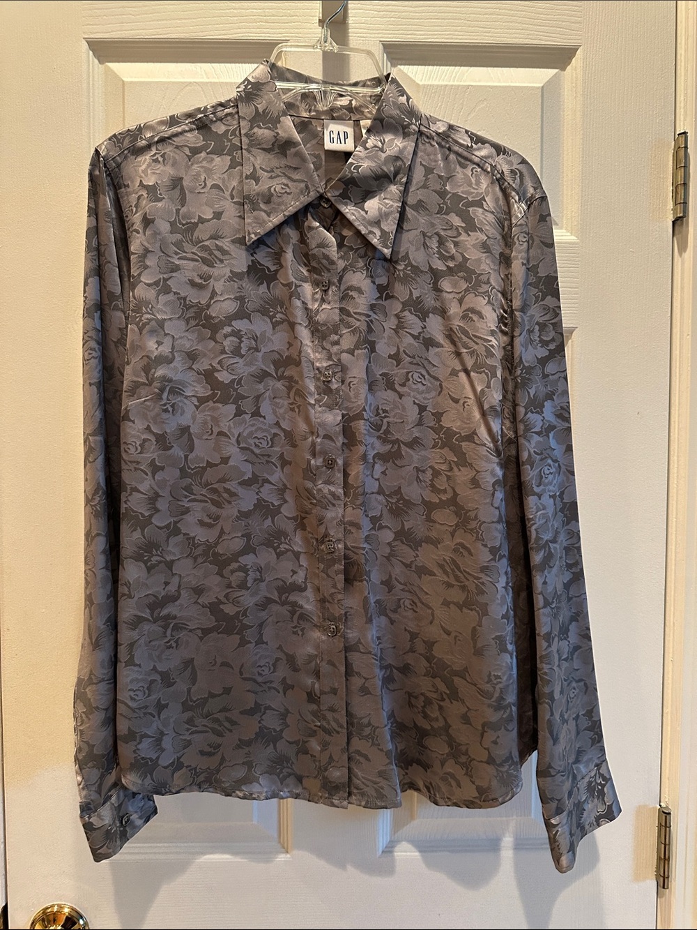 GAP Women’s Slate Gray Floral Jacquard Button-Down Silk shirt